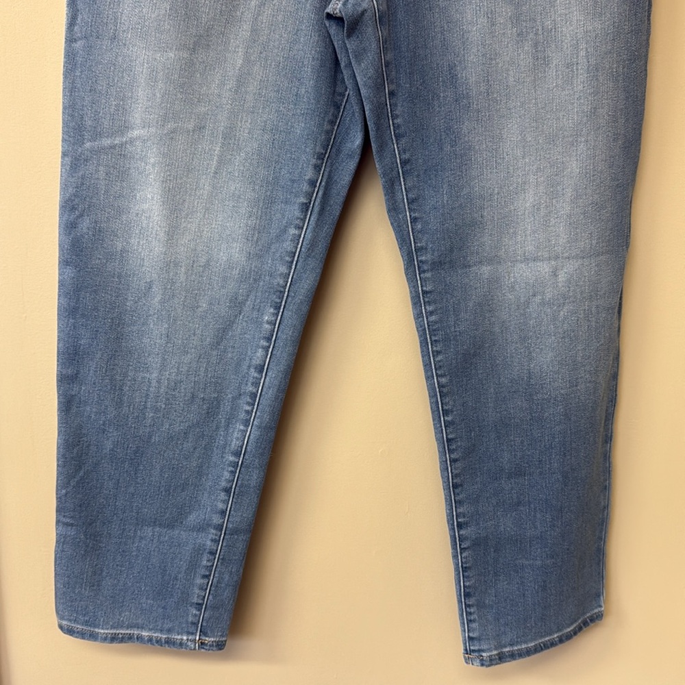 NWT | Chico’s Perfect Stretch Girlfriend Ankle Jeans |sz 2(US12)|Hampton Lt Wash - Picture 5 of 8